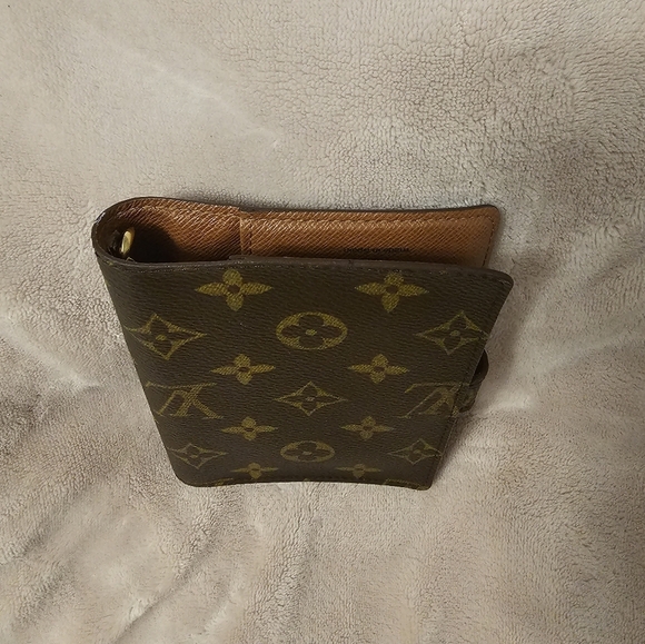 Louis Vuitton Monogram Agenda/ Wallet - Picture 9 of 9